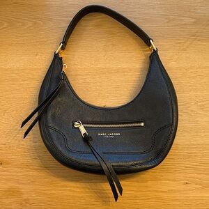 Marc Jacobs Black Leather Crescent Shoulder Bag Purse Like New